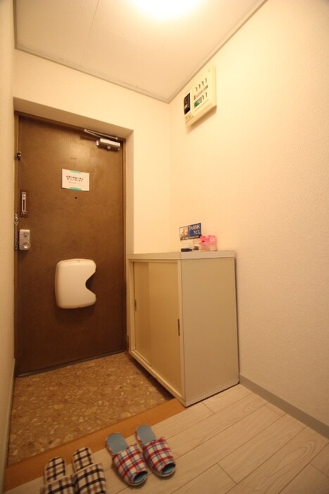 物件内観写真15　(玄関)