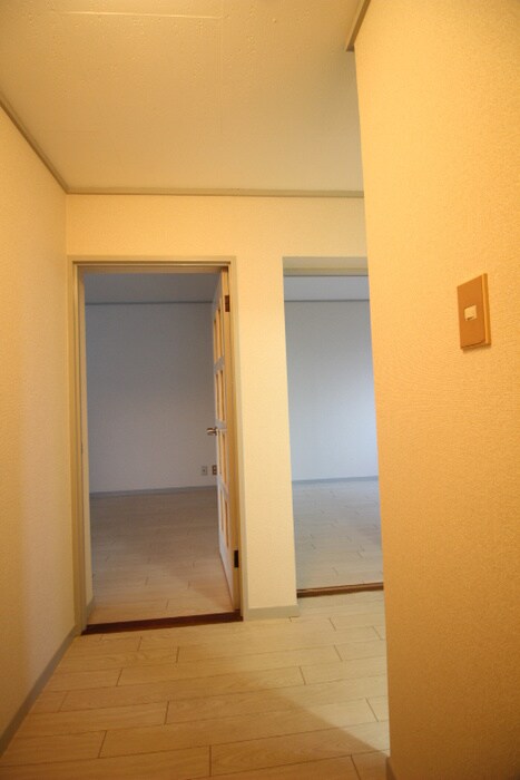 物件内観写真17　(廊下)