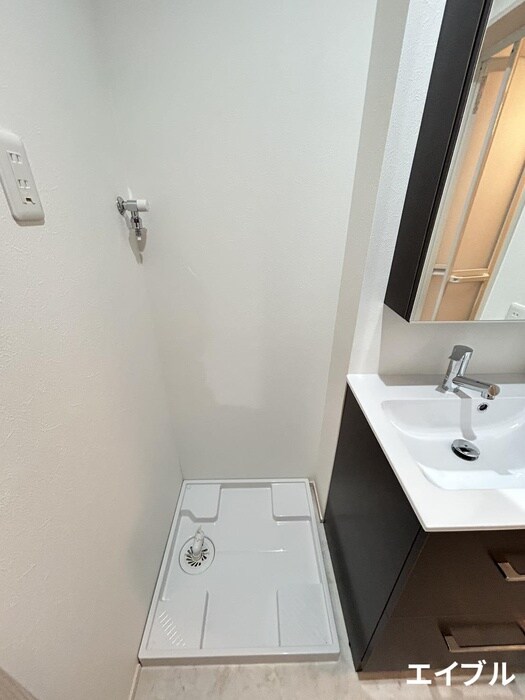 物件内観写真13　(洗濯機置場)