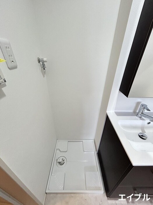 物件内観写真14　(洗濯機置場)