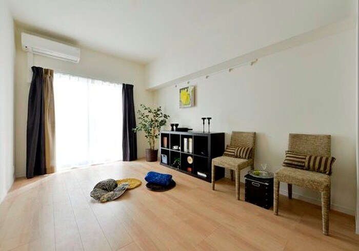 物件内観写真3　(居室)