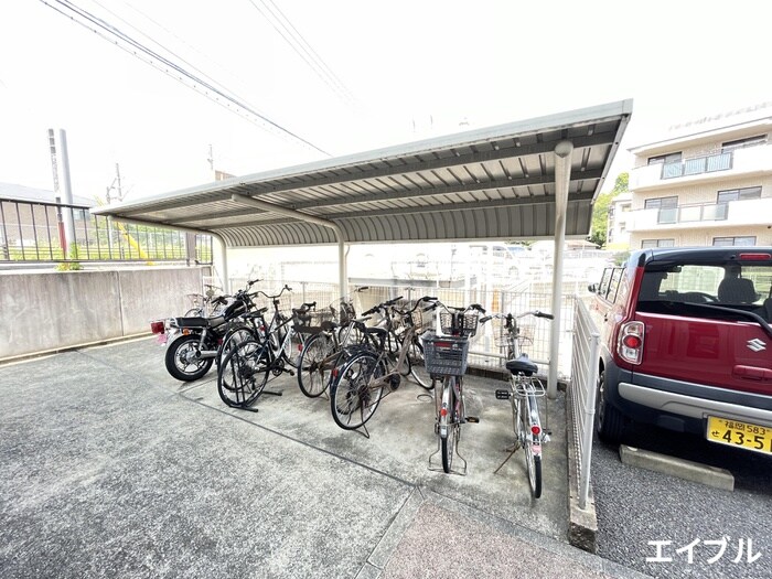 物件外観写真5　(駐輪場)