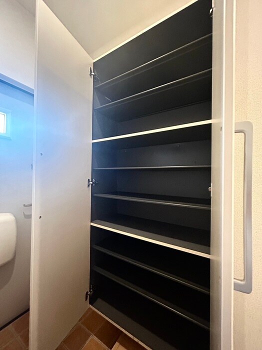 物件内観写真7　(靴箱)