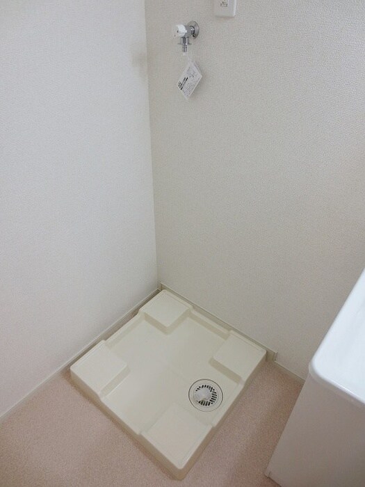 物件内観写真13　(洗濯機置場)