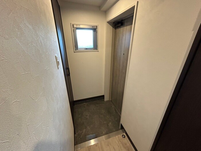 物件内観写真10　(玄関)