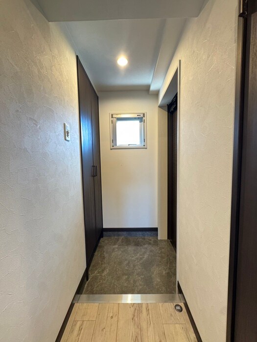 物件内観写真10　(玄関)