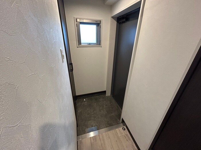 物件内観写真10　(玄関)