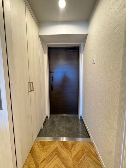 物件内観写真10　(玄関)