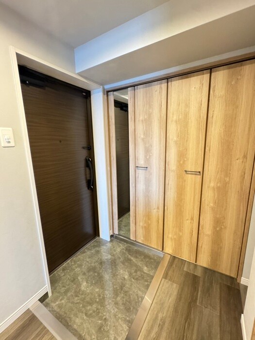 物件内観写真10　(玄関)