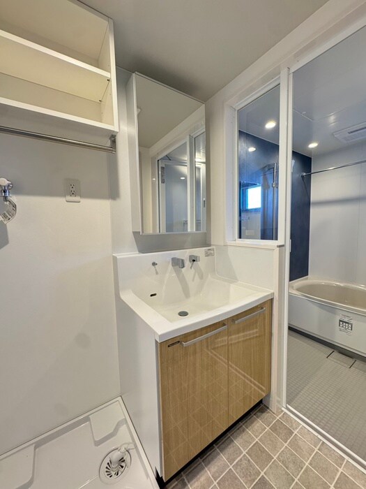 物件内観写真12　(洗面)