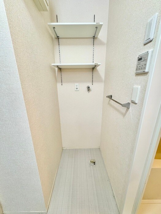 物件内観写真18　(洗濯機置場)