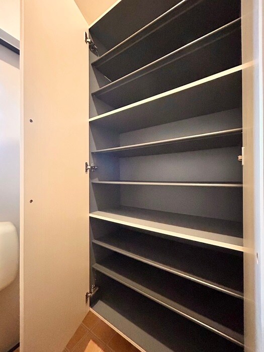 物件内観写真5　(靴箱)