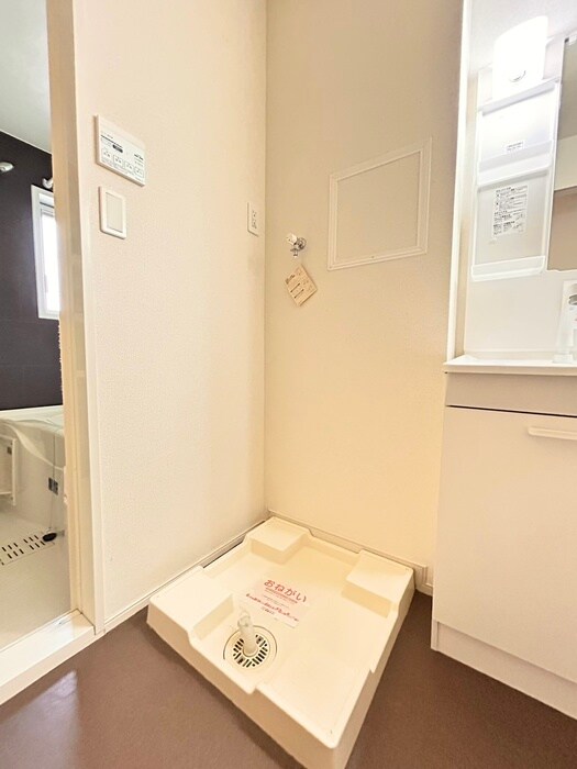 物件内観写真7　(洗濯機置場)