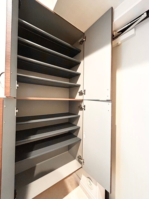 物件内観写真8　(靴箱)