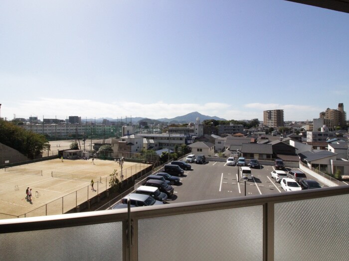 物件内観写真16　(室内からの展望)