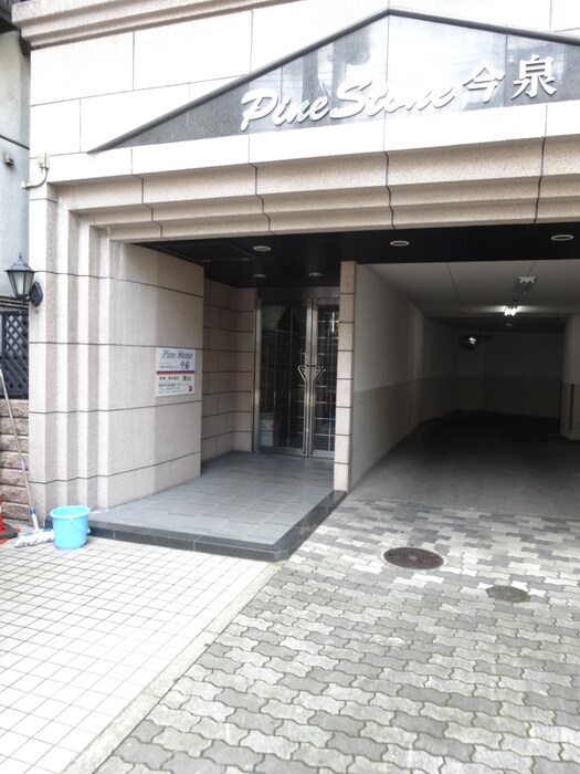 物件外観写真6　(エントランス部分)