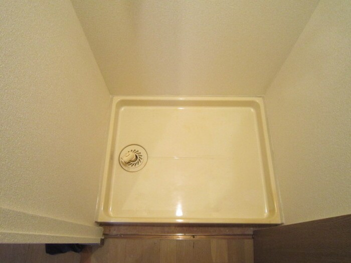 物件内観写真13　(洗濯機置場)