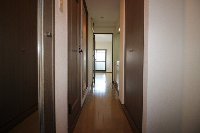 物件内観写真14　(玄関)