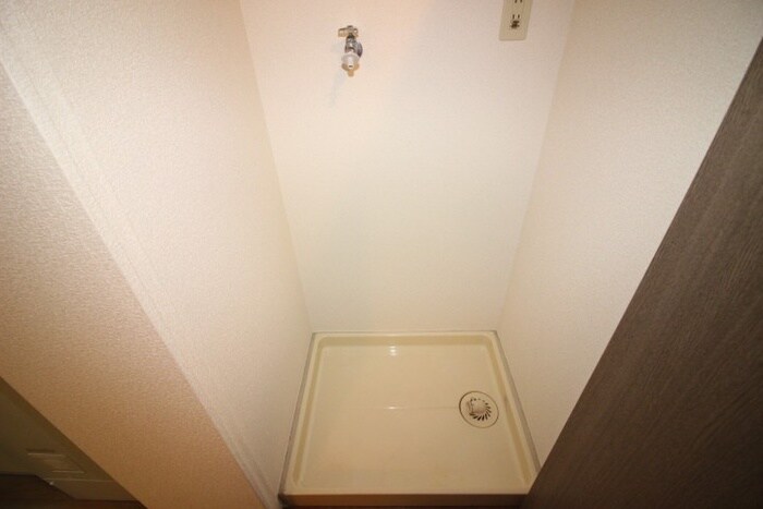 物件内観写真16　(洗濯機置場)