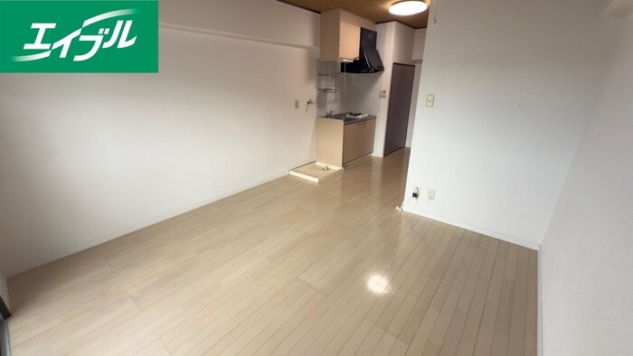 物件内観写真4　(居室)