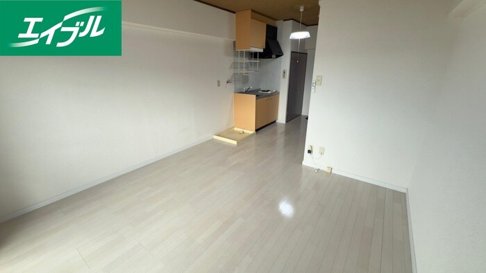 物件内観写真4　(居室)