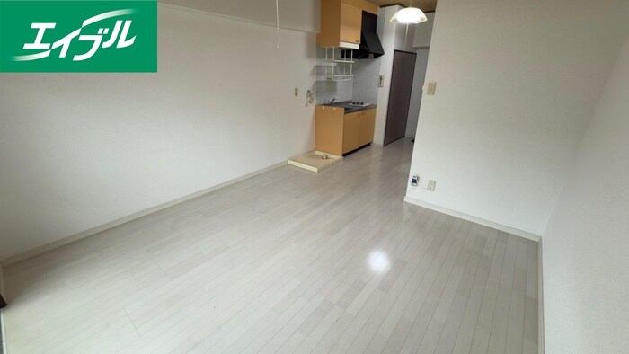 物件内観写真4　(居室)