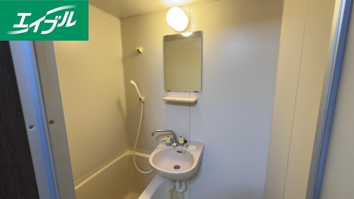 物件内観写真8　(洗面)