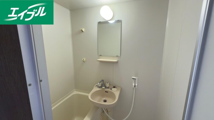 物件内観写真8　(洗面)