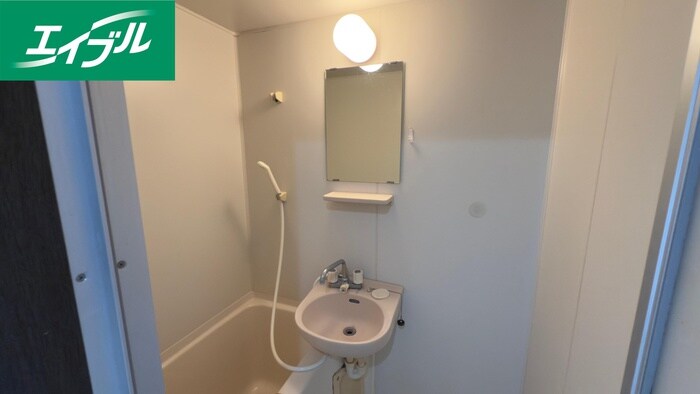 物件内観写真8　(洗面)