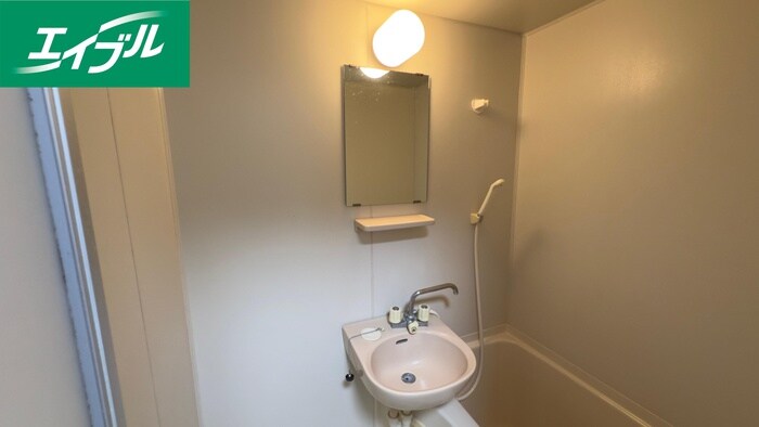 物件内観写真8　(洗面)