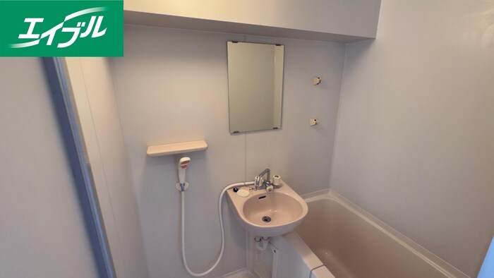 物件内観写真8　(洗面)