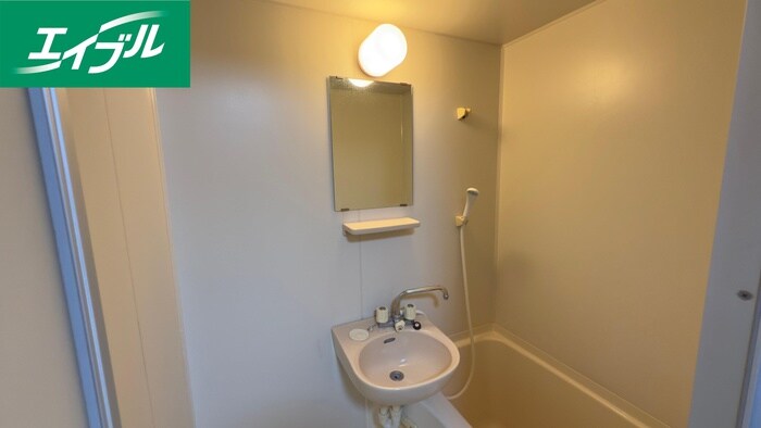 物件内観写真8　(洗面)