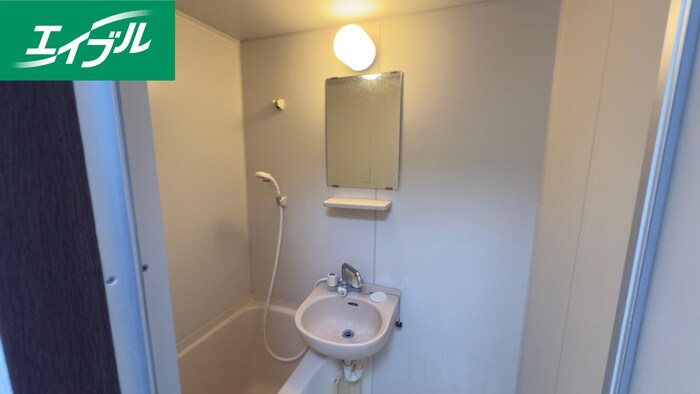 物件内観写真8　(洗面)