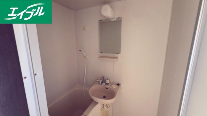 物件内観写真8　(洗面)