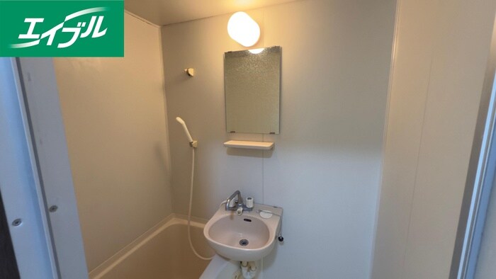 物件内観写真8　(洗面)