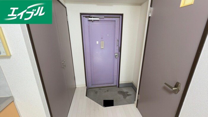 物件内観写真10　(玄関)