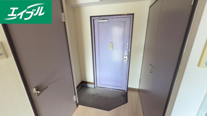 物件内観写真10　(玄関)