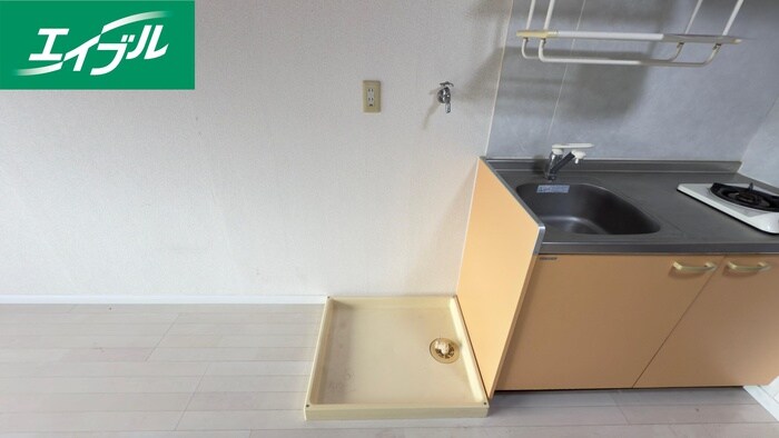 物件内観写真12　(洗濯機置場)