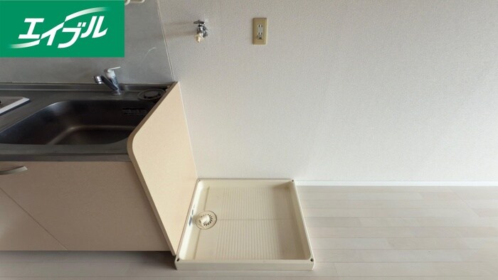 物件内観写真13　(洗濯機置場)