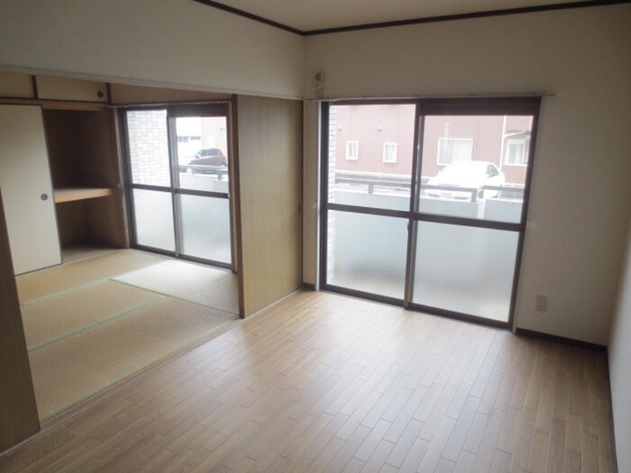 物件内観写真10　(居室)