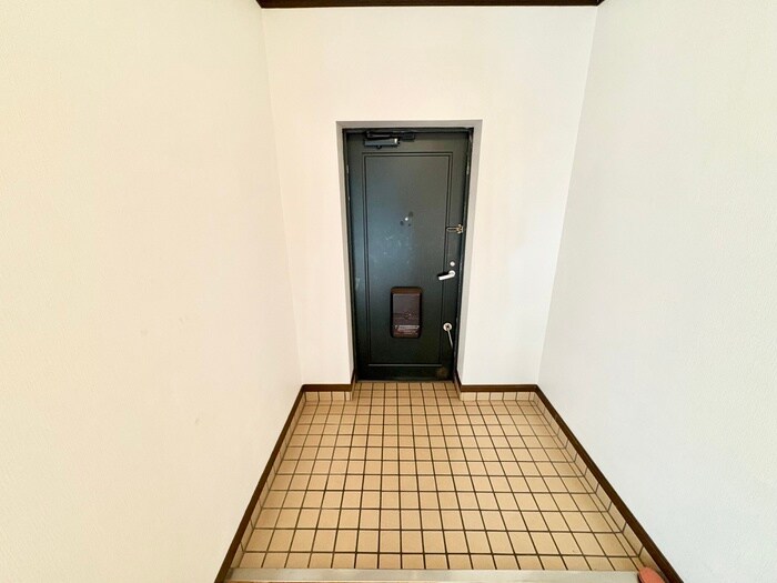 物件内観写真14　(玄関)