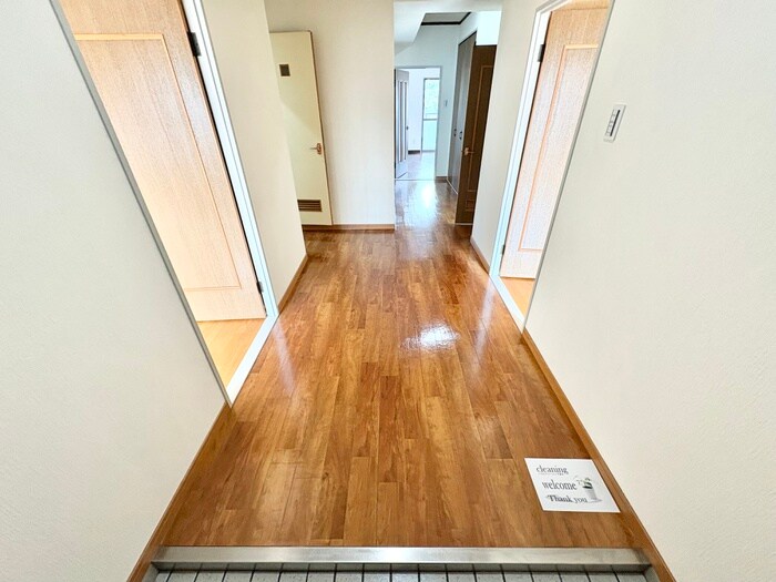 物件内観写真18　(廊下)