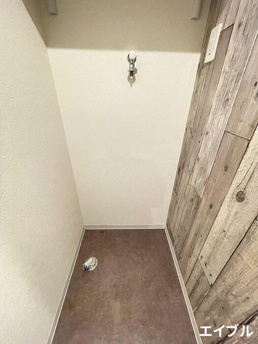 物件内観写真13　(洗濯機置場)