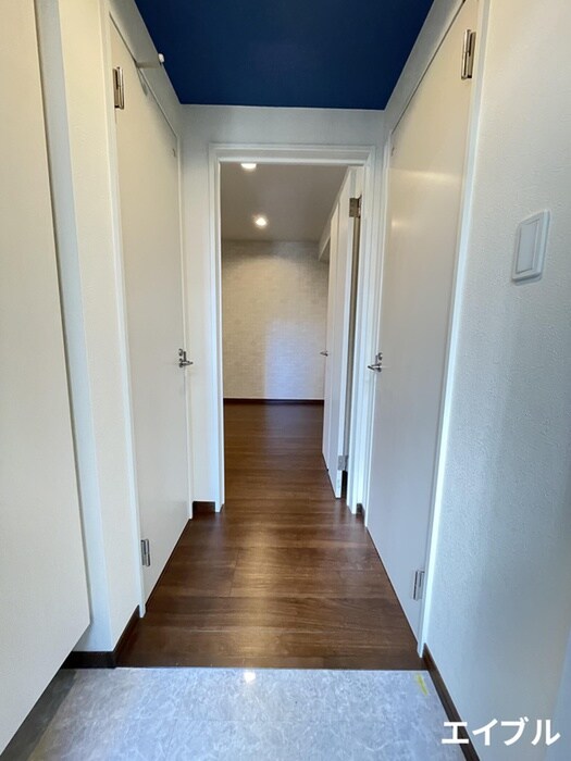 物件内観写真16　(玄関)