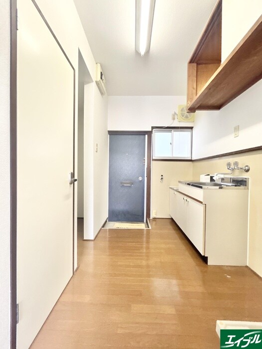 物件内観写真13　(廊下)