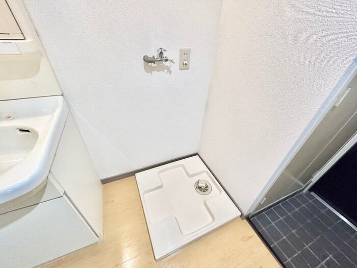 物件内観写真12　(洗濯機置場)