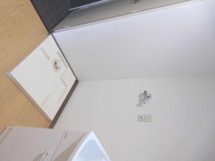 物件内観写真12　(洗濯機置場)