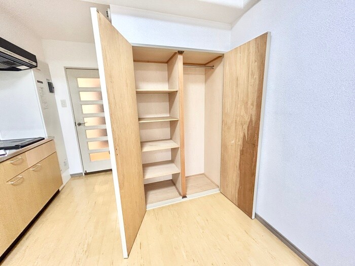 物件内観写真13　(収納)