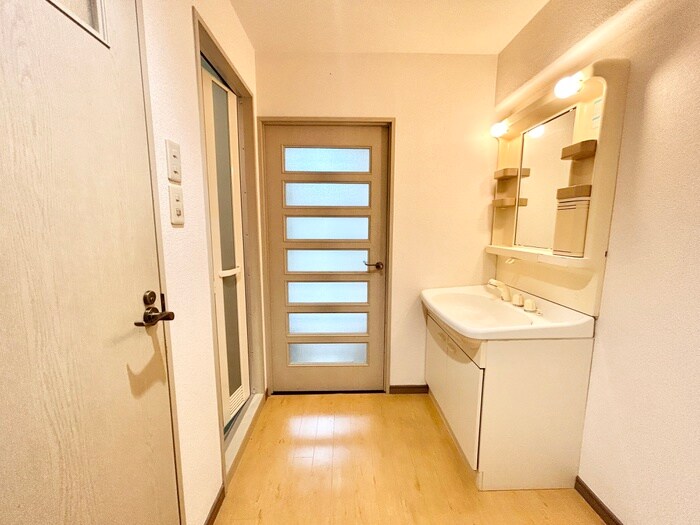 物件内観写真20　(廊下)