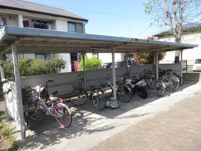 物件外観写真4　(駐輪場)